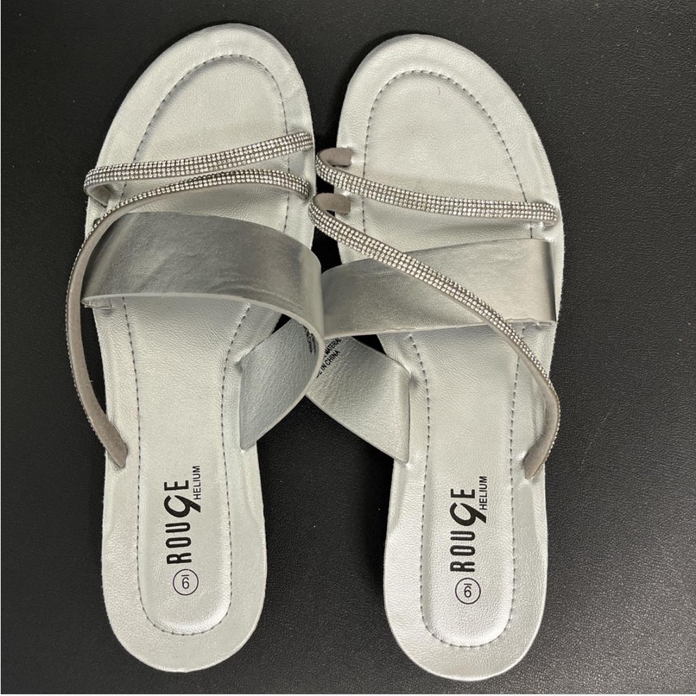 Rouge Helium Silver Sandals Elegant Design